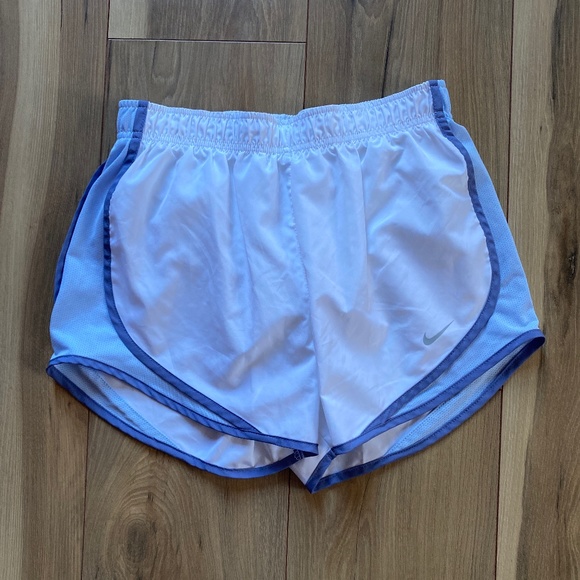 Nike Pants - Women’s Nike athletic running shorts